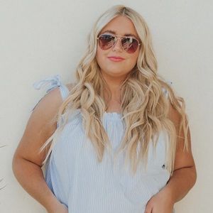 Poppy & Peonies Aviator Sunglasses 😎 (Brand New)